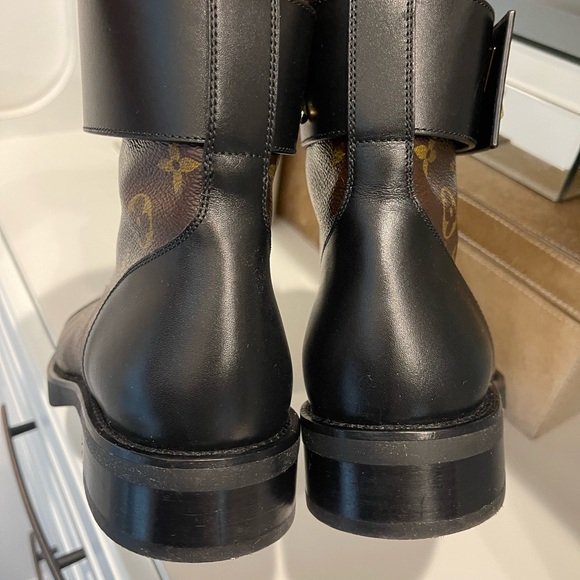 Louis Vuitton Wonderland Flat Ranger Boots - Picture 12 of 16